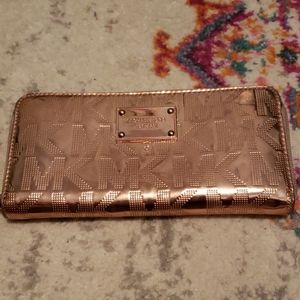MICHAEL KORS Patent Leather Rose Gold Wallet